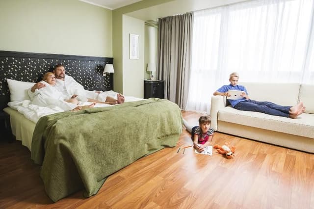 FAMILY ROOM STANDARD