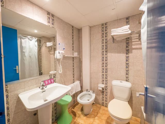 Double or Twin CAPACITY 4