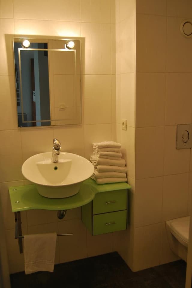 TWIN SUPERIOR CAPACITY 2