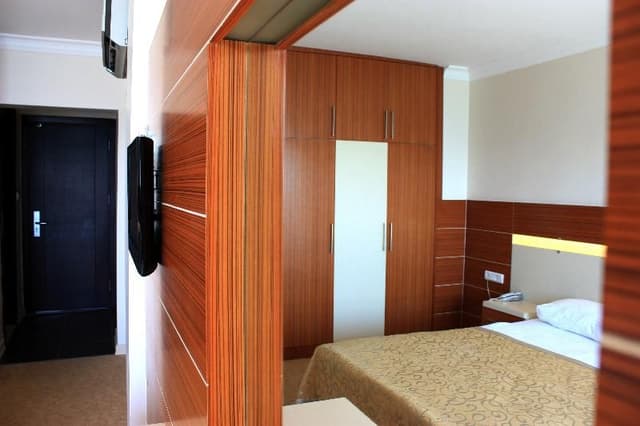 DOUBLE SIDE SEA VIEW