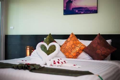 Honeymoon Suite with Spa Bath