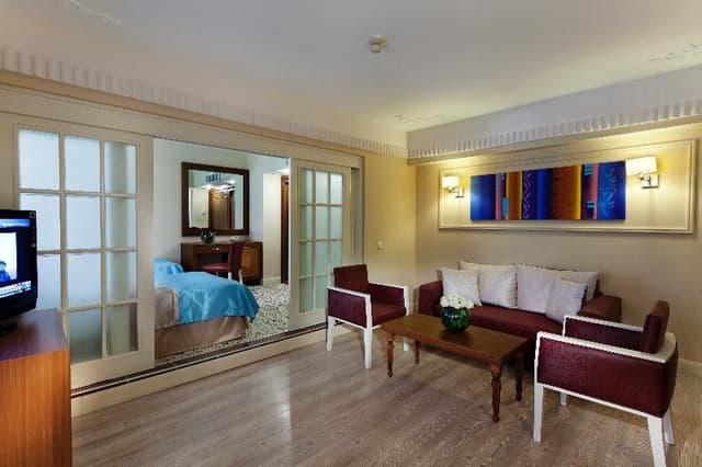 SUITE CLUB