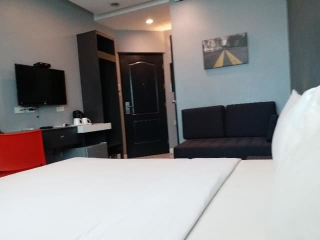 DOUBLE KING SIZE BED