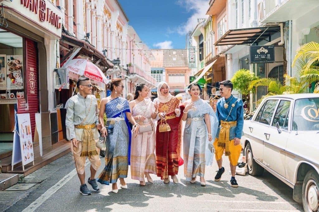 บริการเช่าชุดไทย SANAETHAI CLOSET ภูเก็ต