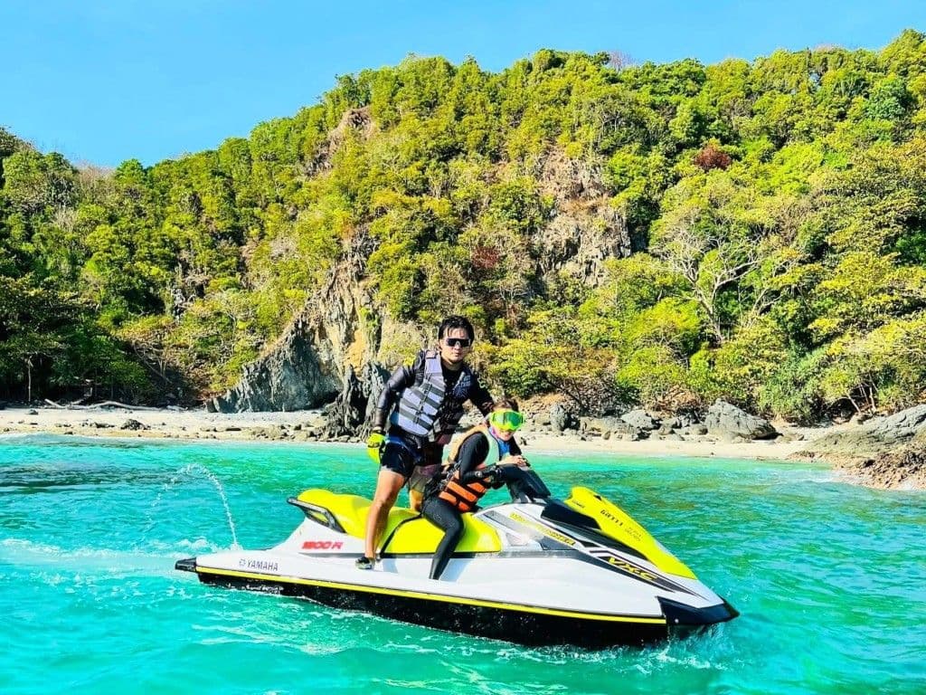 สัมผัสประสบการณ์การผจญภัยทางน้ำกับ E-JETSKI & WATER SPORTS I ภูเก็ต