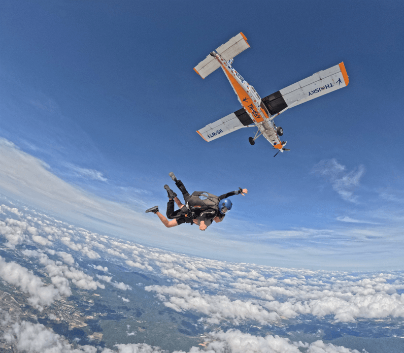 ผจญภัยกระโดดร่มแทนเดม Thai Sky Adventures พัทยา