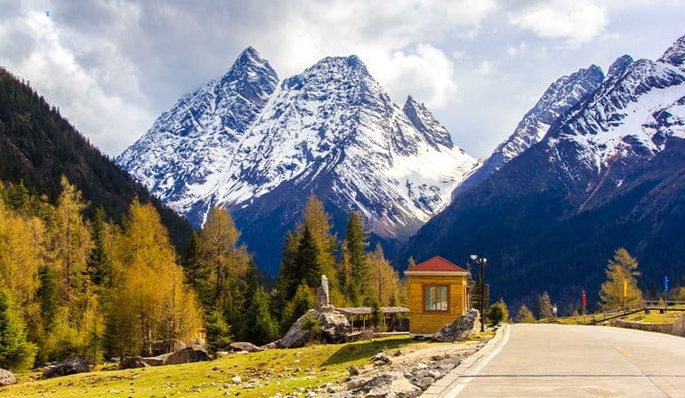 ทัวร์จีน เฉิงตู อุทยานปี้เผิงโกว อุทยานสี่ดรุณี หมีแพนด้านอนเซลฟี่ ตูเจียงเยี่ยน ช้อปปิ้งซุนซีลู่