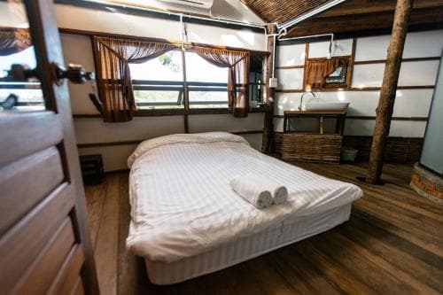 Single Room with Private Bathroom