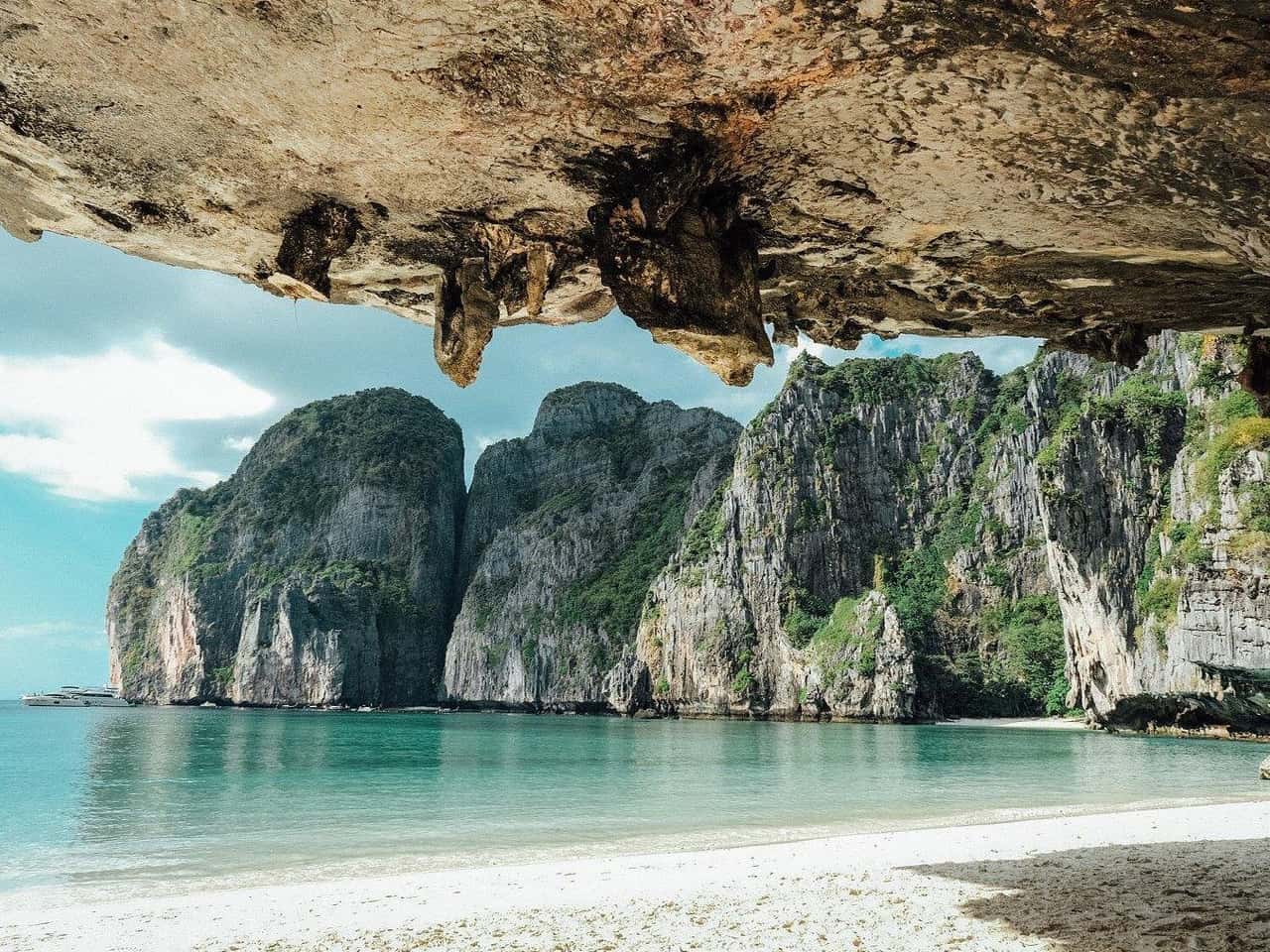 Krabi to Phi Phi: Morning & Midday Sail with Modern Ferry2