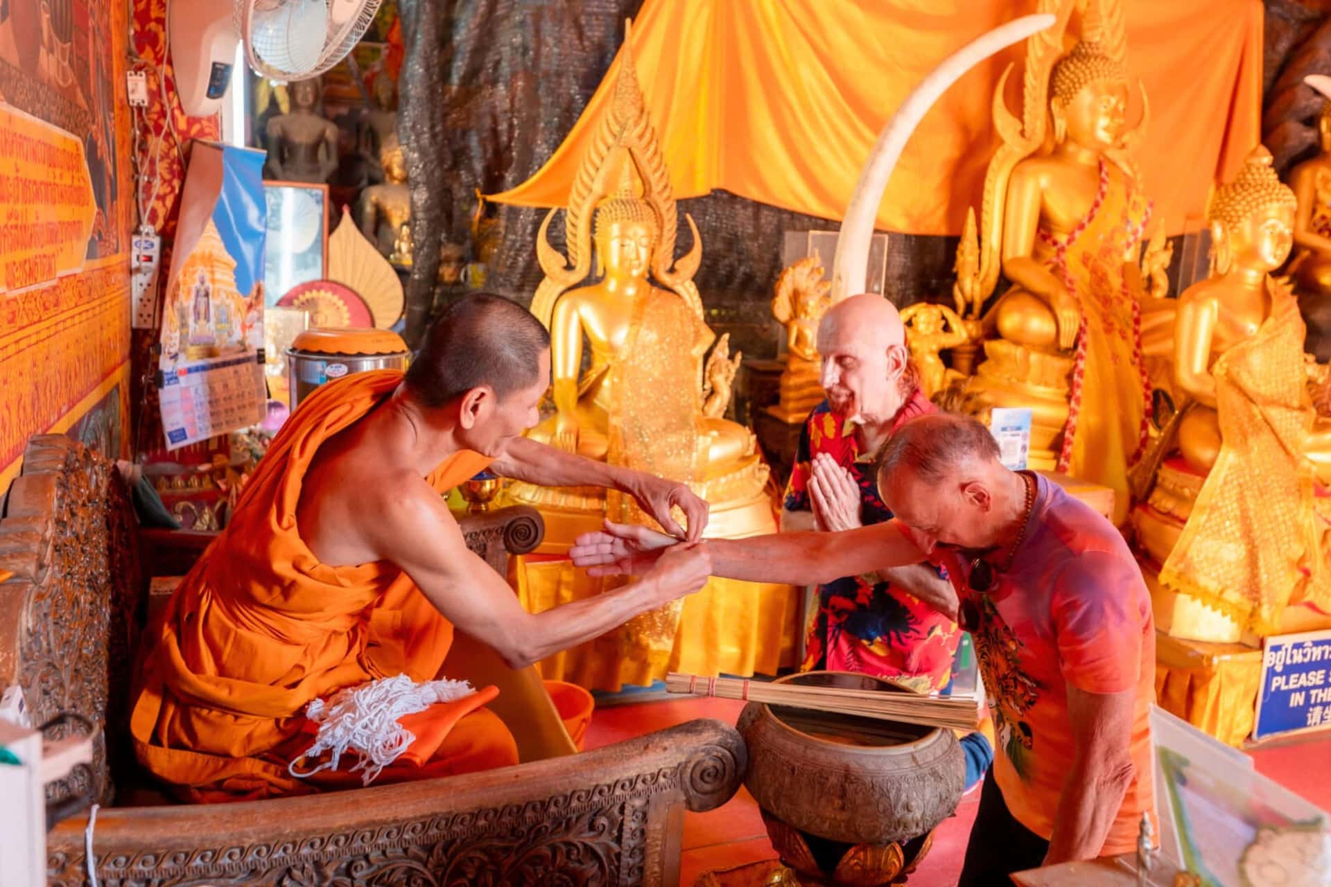 Chiang Mai: Doi Suthep & Wat Pha Lat by Local Red Truck 11:00 am Trips and Day Trips2