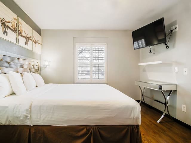 Suite, 1 Bedroom, Kitchenette (King)