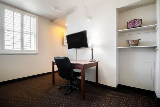 Room, 1 King Bed (ADA)