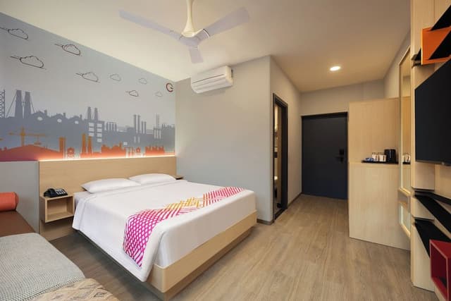 Luxe Queen Room