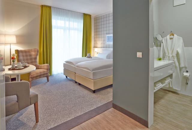 Comfort Room (Golf View)