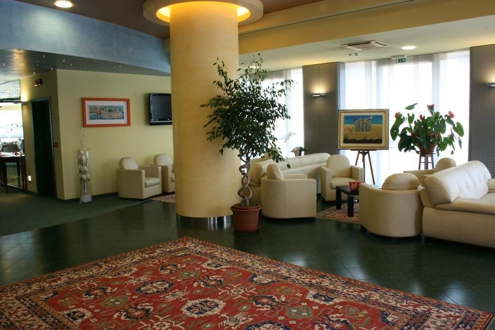 Hotel Senator0