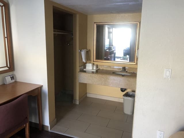 Standard Room, 1 King Bed, Non Smoking