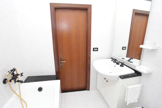 Family Room, 2 Bedrooms, City View