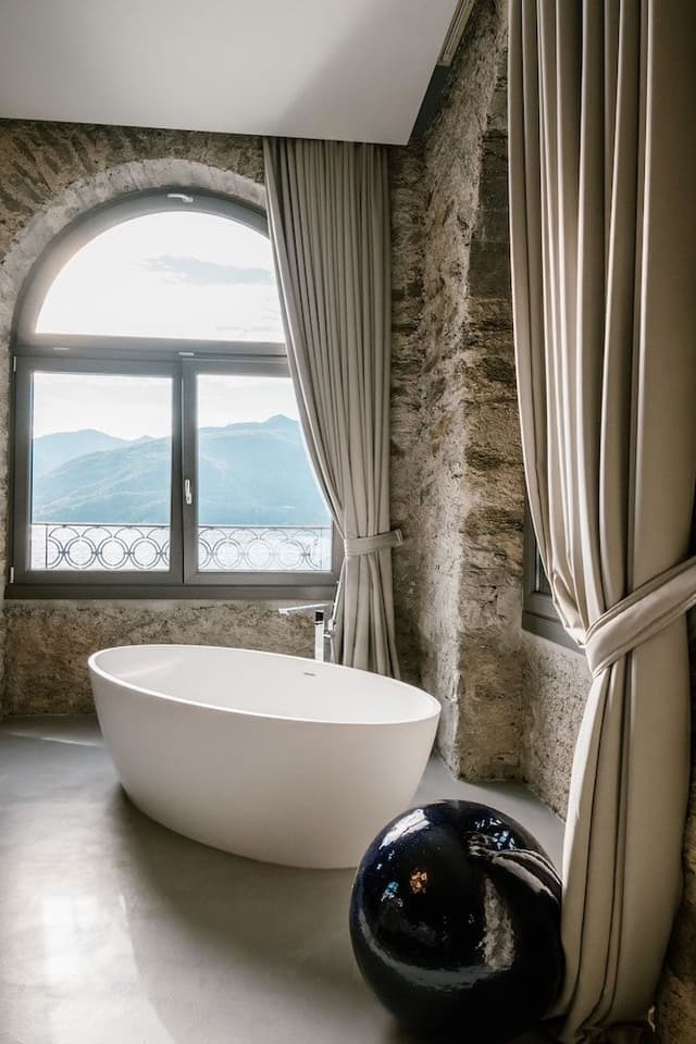 Royal Suite, Lake View