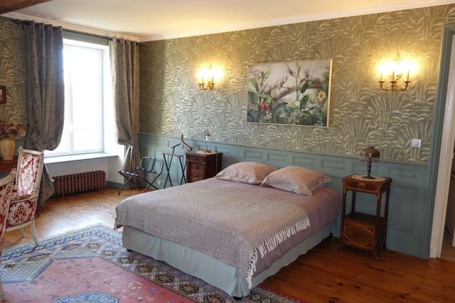 Family Room, 2 Bedrooms