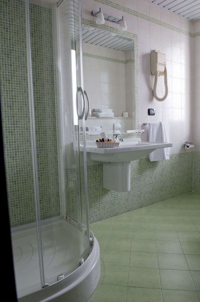 Double Room, 1 King Bed