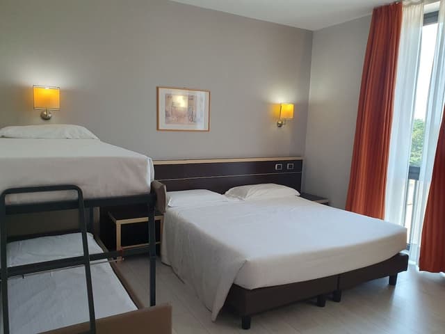 Deluxe Quadruple Room