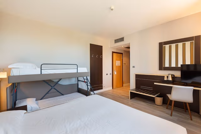 Deluxe Quadruple Room