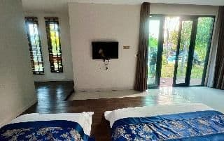 FAMILY ROOM STANDARD