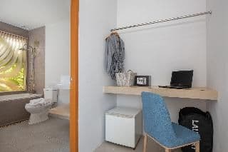 SUITE QUEEN SIZE BED