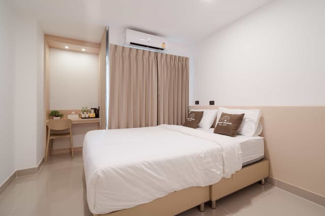 Deluxe Queen Room