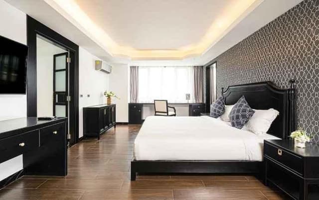 Deluxe Suite