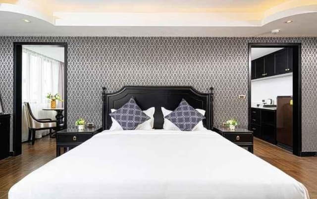 Deluxe Suite