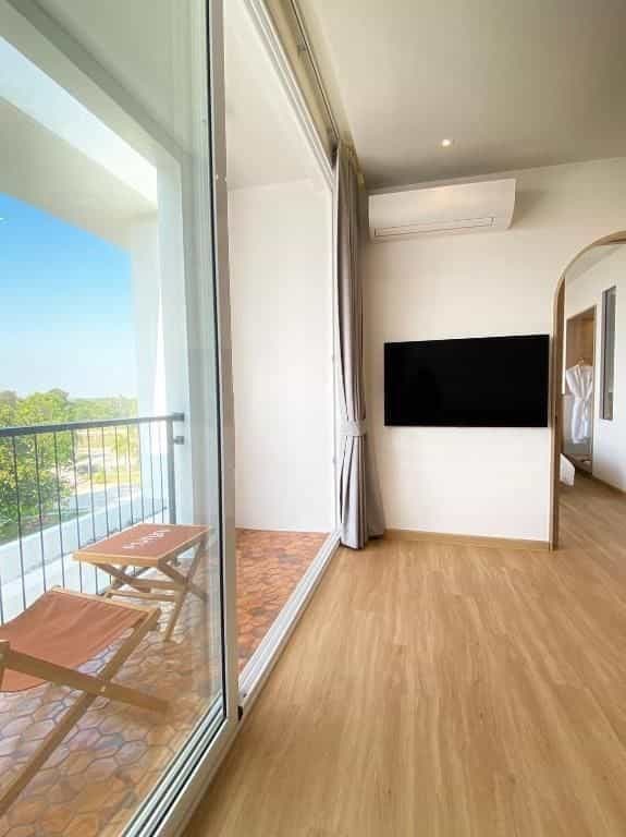 Suite King Bed