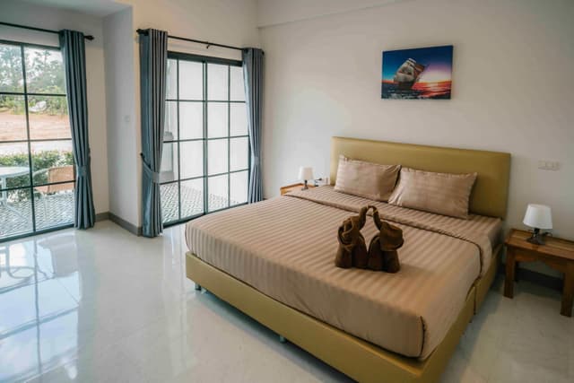 Deluxe King Room