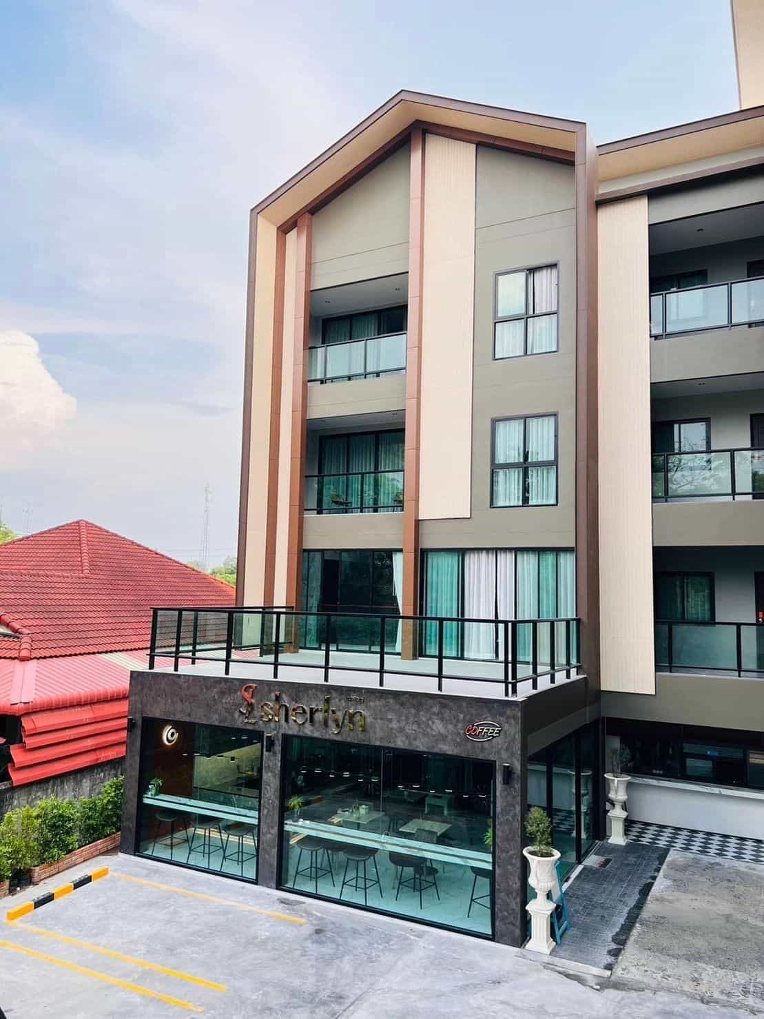 โรงแรมเชอร์ลิน แอนด์ คาเฟ่ (เช็คอินหลัง 22.00 น. กรุณาติดต่อ 0902655637) (Sherlyn Hotel&Cafe)4