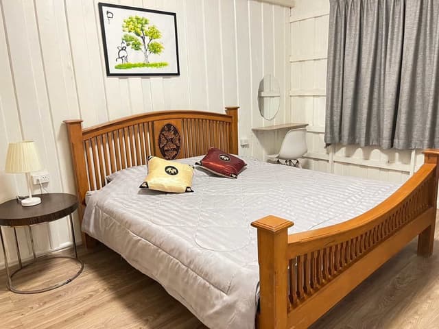 Standard Double Room (Private Bathroom)