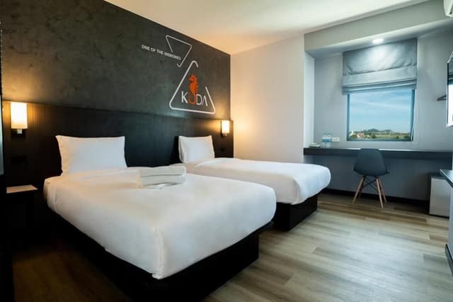 Standard Twin Room
