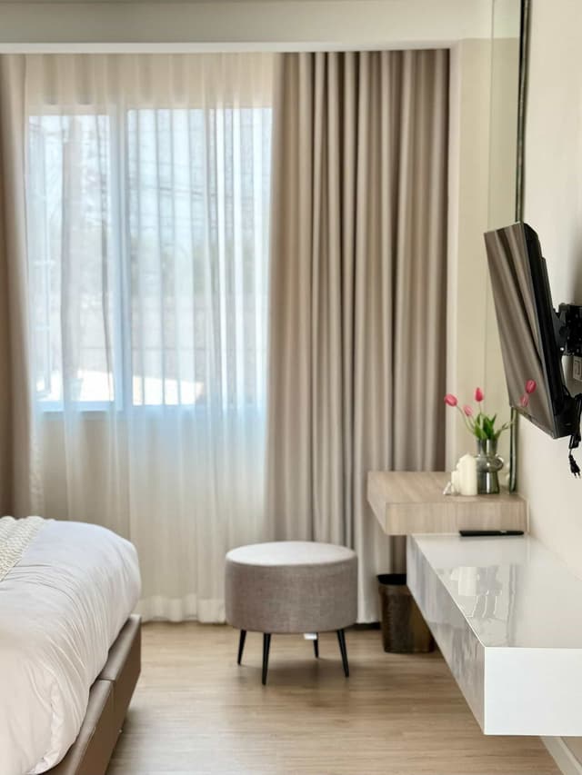 Standard Room only for Khun Chayakorn Wongsaro (Please show Company ID on check in date)