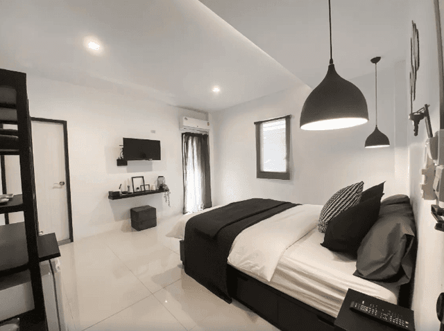 QUEEN BED (Building 1)