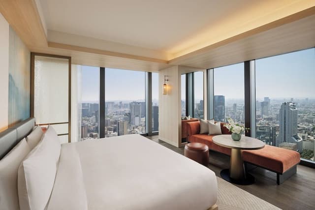 FAIRMONT GOLD SUITE King Lounge access