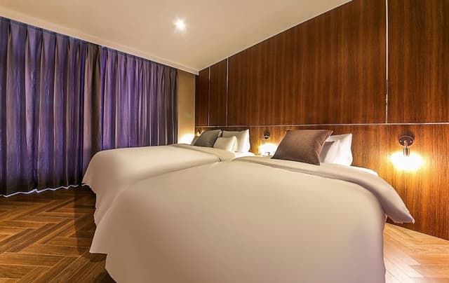Signature Royal Suite Family Twin