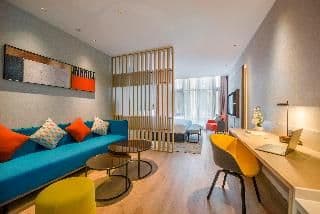 SUITE KING SIZE BED