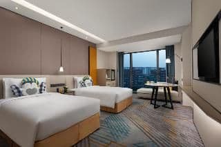 DOUBLE SUPERIOR KING BED