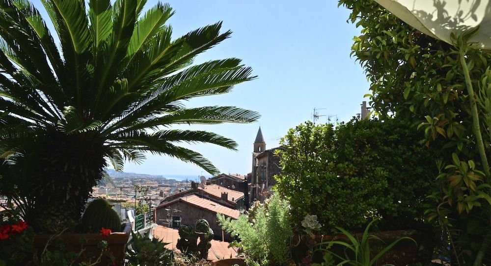 La Terrazza Dei Pelargoni B&B0