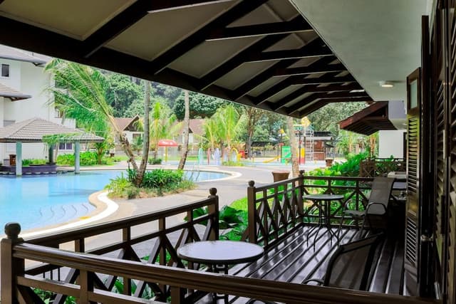 3 Bedroom Pool Terrace