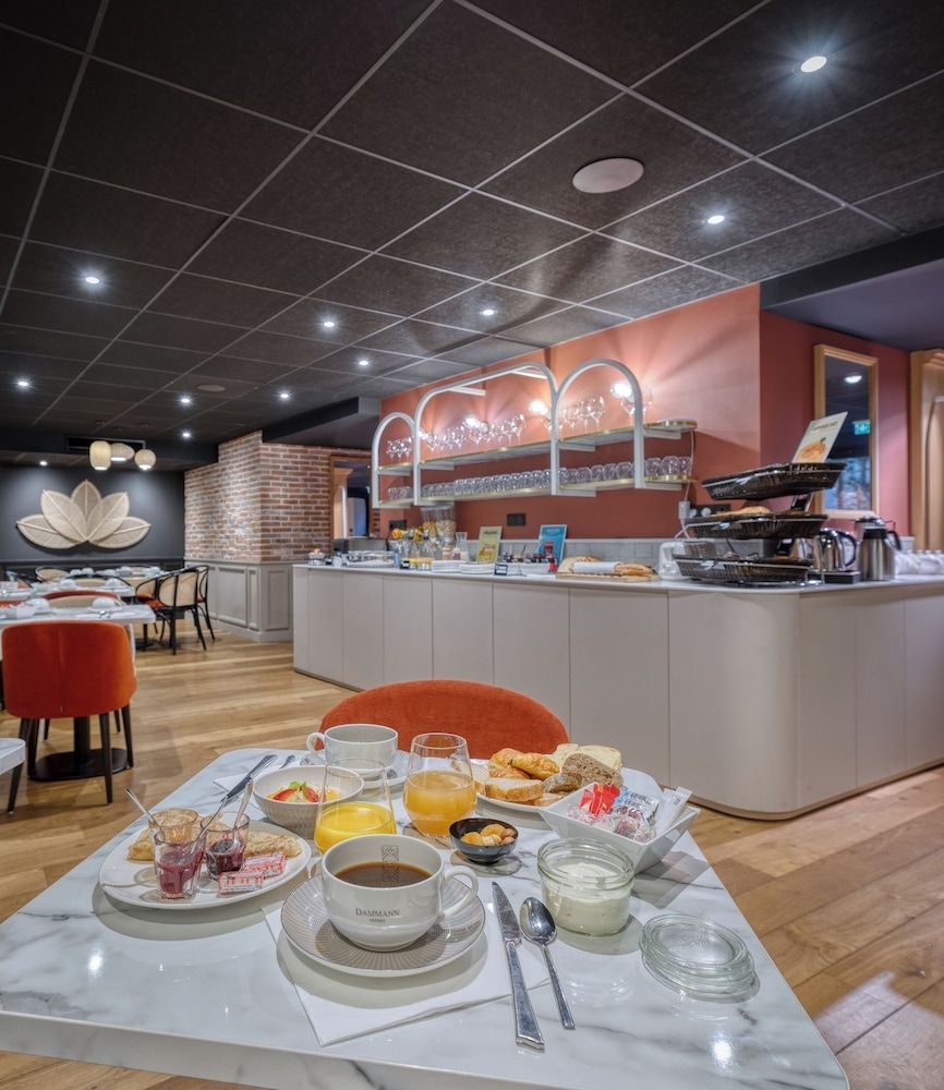 Brit Hotel Les Voyageurs2
