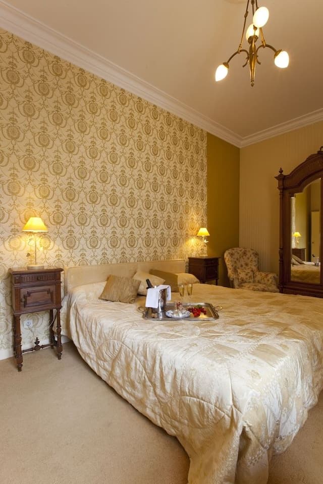 Classic Twin Room