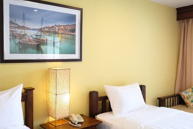 Deluxe Room (Grand)