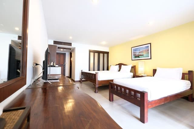 Deluxe Room (Grand)