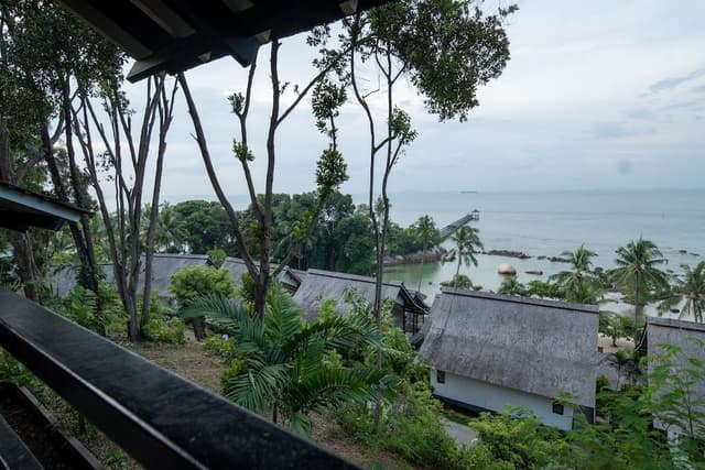 Riani Deluxe Beachfront