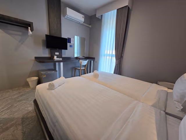 Standard Twin Room
